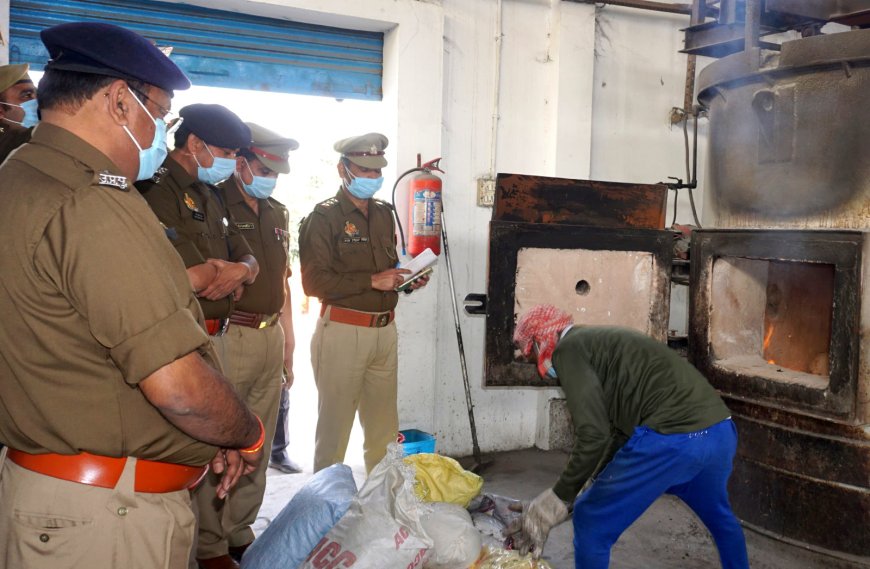 सीतापुर मे कई थानो मे जब्त मादक पदार्थो को नष्ट किया गया