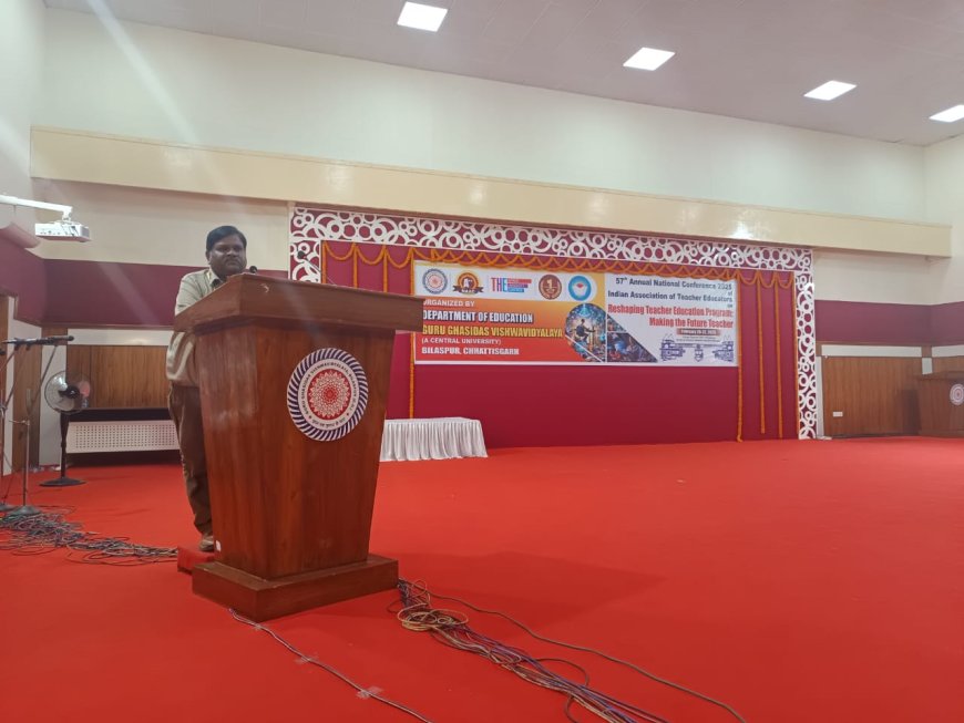 प्रो. सुनील कुमार ने राष्ट्रीय संगोष्ठी मे प्रस्तुत किया शोधपत्र