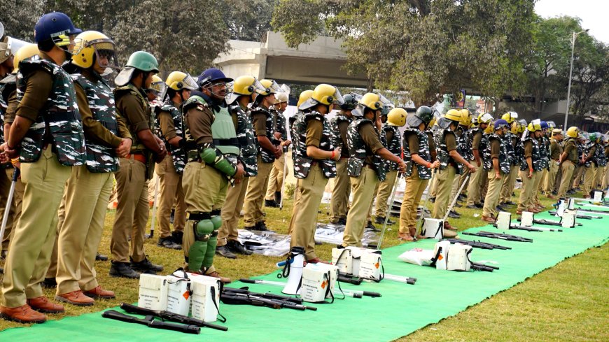 सीतापुर रिजर्व पुलिस लाईन मे की गई माँक ड्रिल