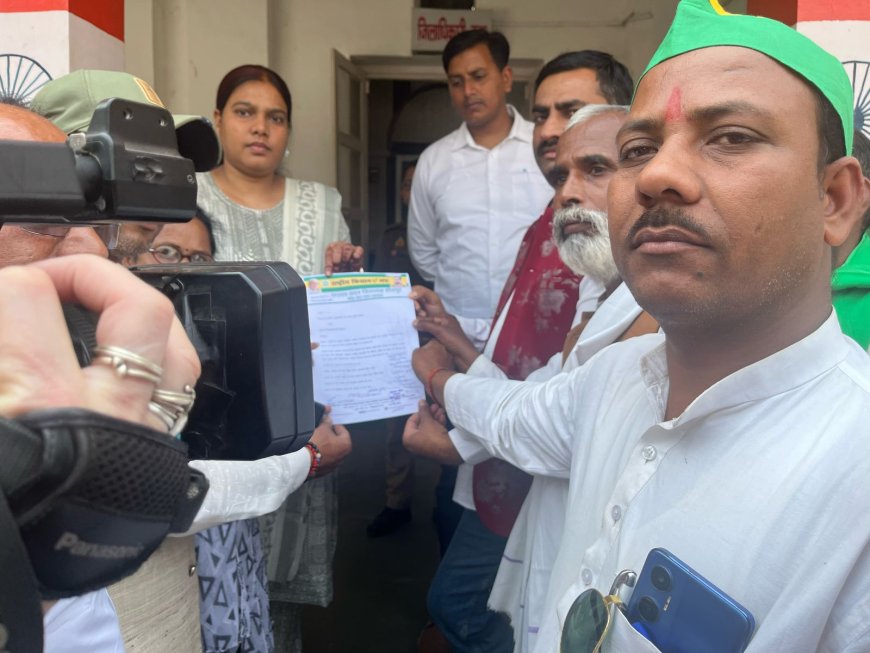 राष्ट्रीय किसान मंच ने पत्रकार की निर्मम हत्या के विरोध मे डीएम को सौपा चार सूत्री ज्ञापन