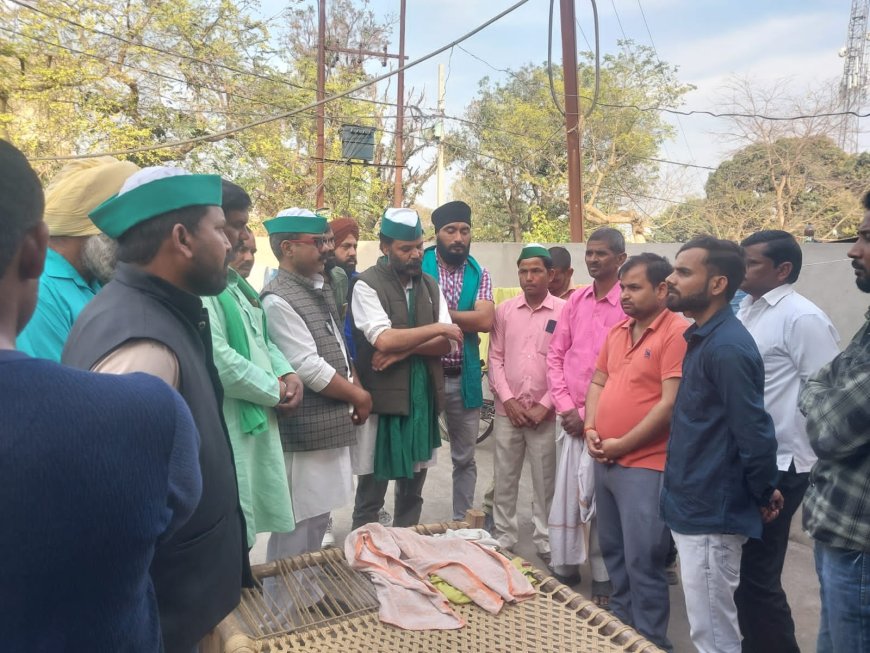 बीकेयू जिला अध्यक्ष मयंक सिंह चौहान के नेतृत्व मे प्रतिनिधिमंडल मृतक पत्रकार के परिवार से मिला