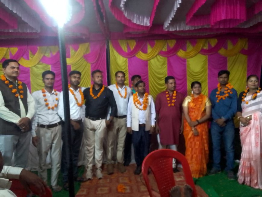 मुमताज़पुर में कवियों ने बांधी समा इन्द्रधनुषीय काव्य पाठ से श्रोता हुए आनंदित